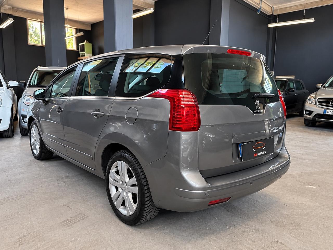 Peugeot 5008 1.6 HDi 115CV Business