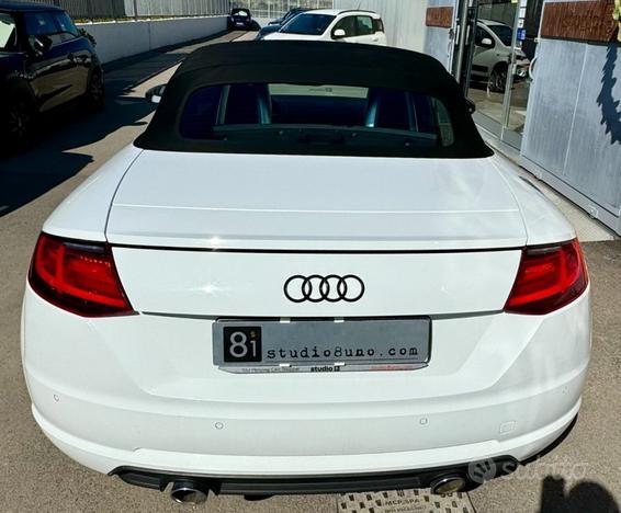 AUDI TT Roadster 2.0 TDI ultra Design