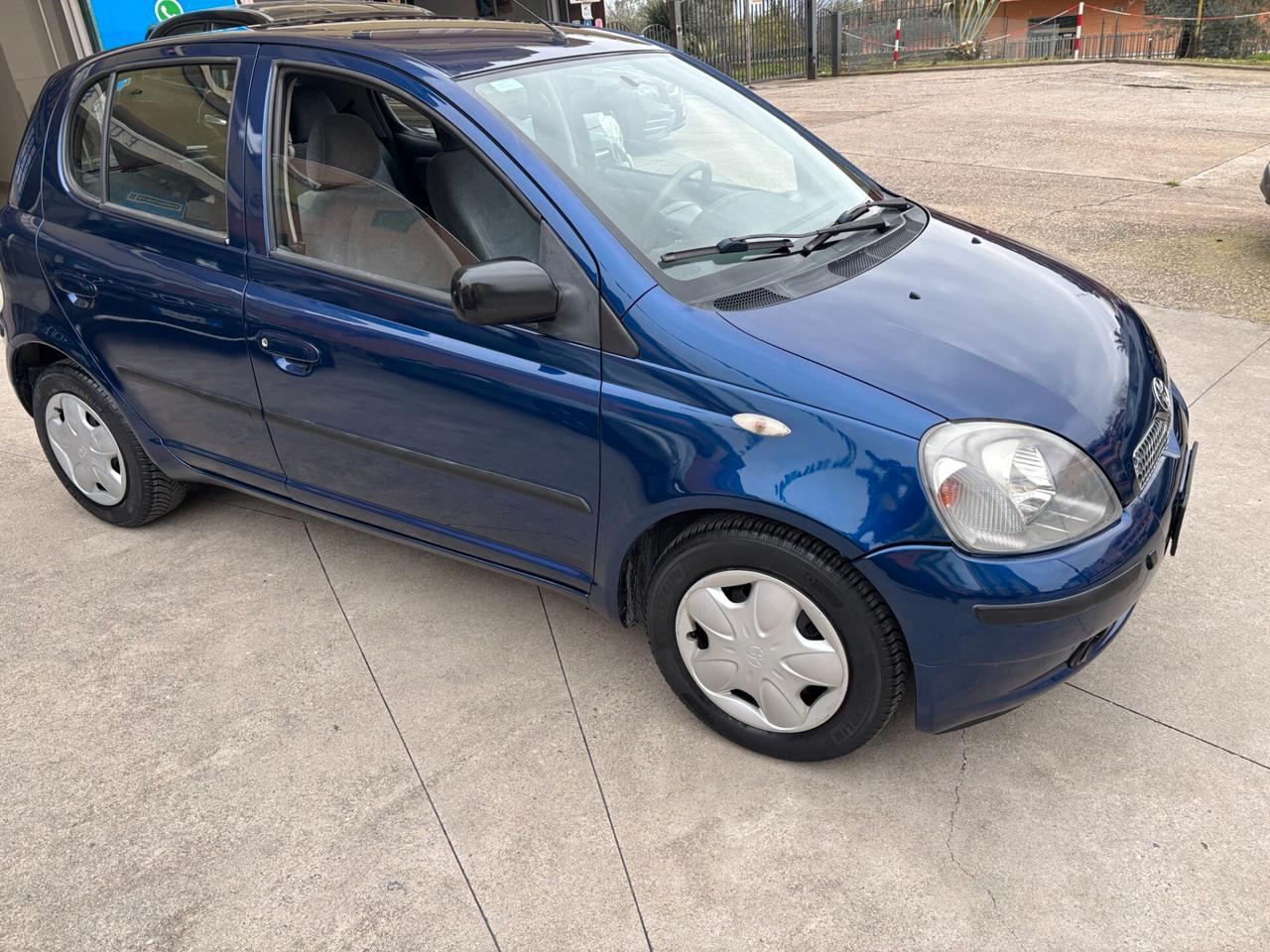 Toyota Yaris 1.0i 16V cat 5 porte Sol-2000