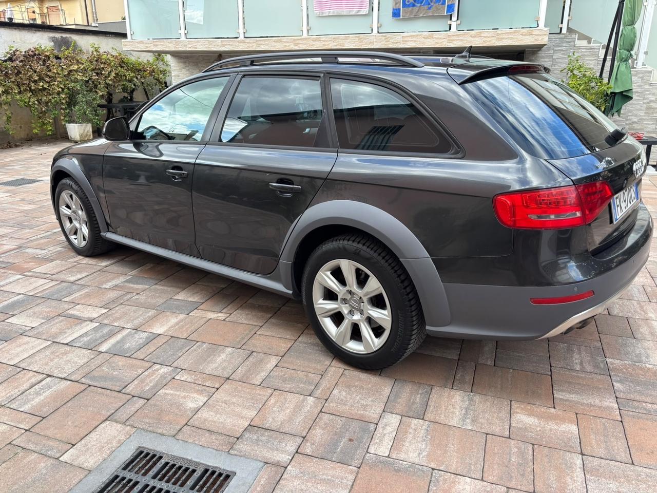 Audi A4 allroad 2.0 TDI .gasolio & GPL .4x4 2011