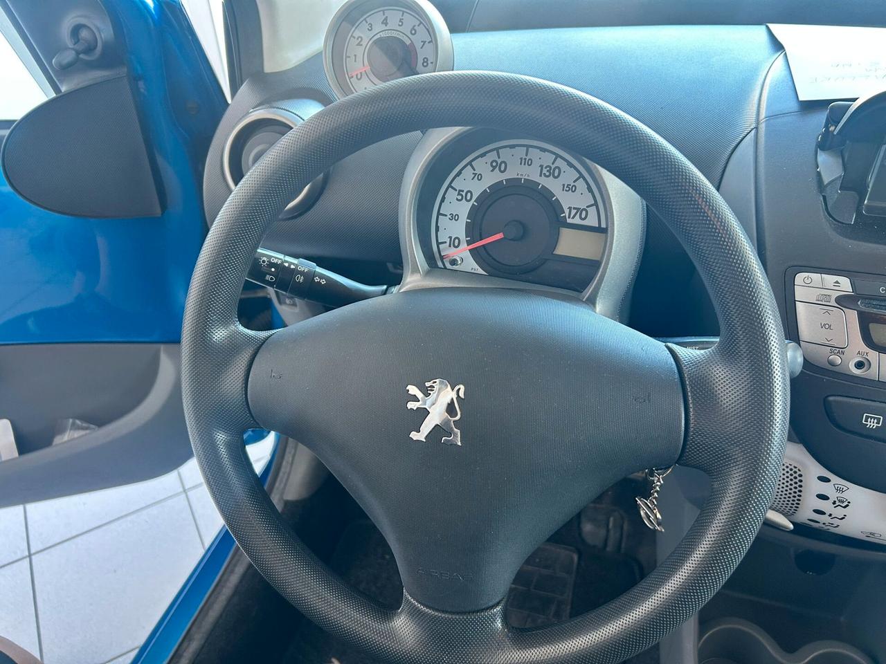 Peugeot 107 1.0b X NEOPATENTATI 2011
