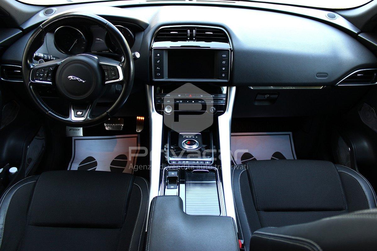 JAGUAR F-Pace 2.0 D 240 CV AWD aut. R-Sport
