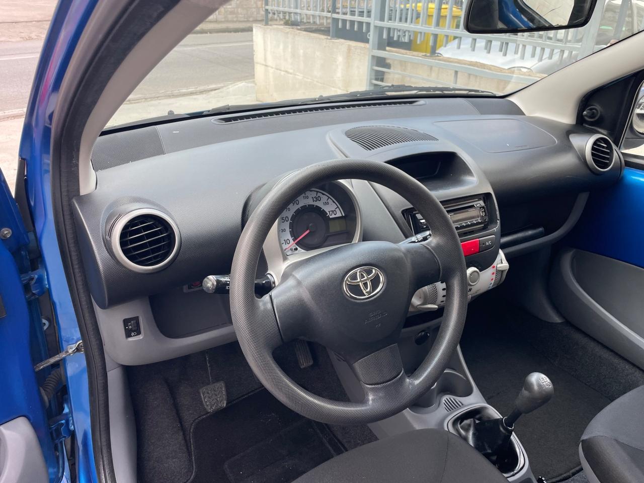 Toyota Aygo 1.0 12V VVT-i 5 porte Now Connect