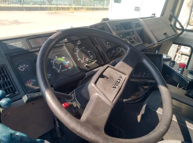 VOLVO FL 6 15 4X2 COMPATTATORE
