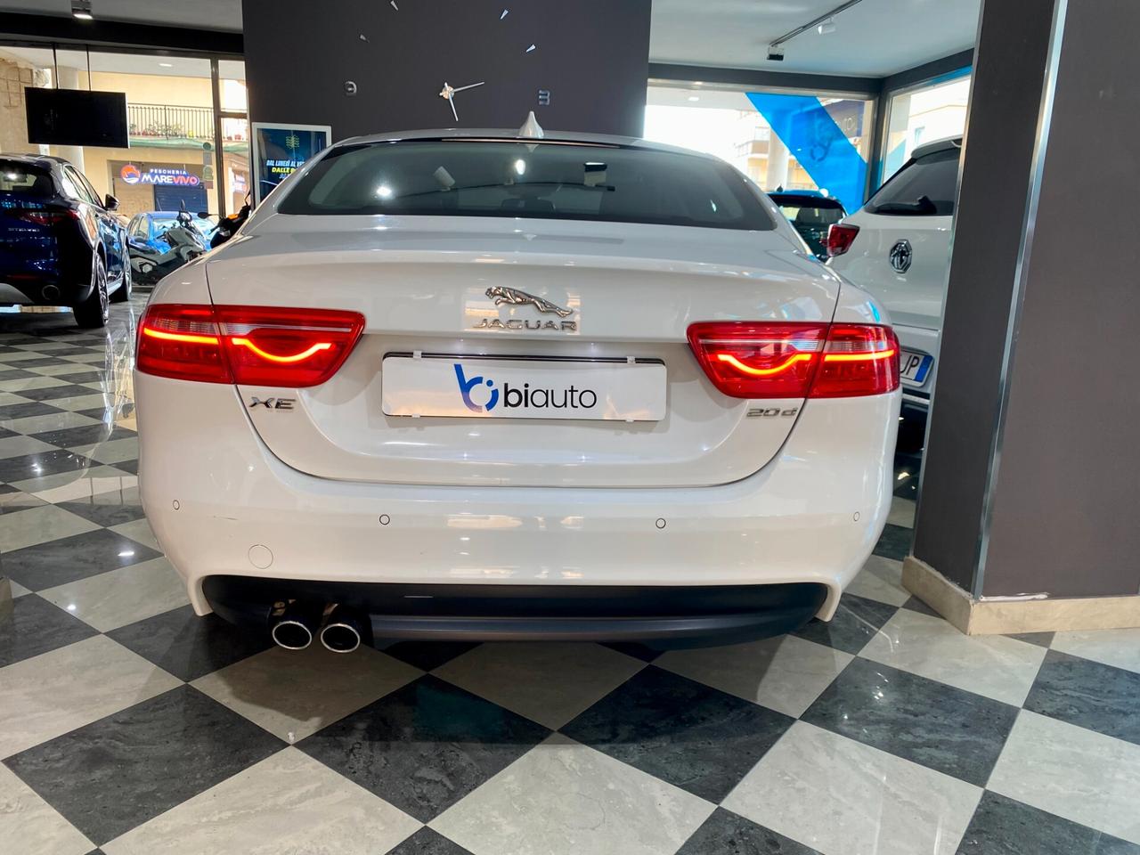 Jaguar XE 2.0 D 180 CV aut. Prestige-2017