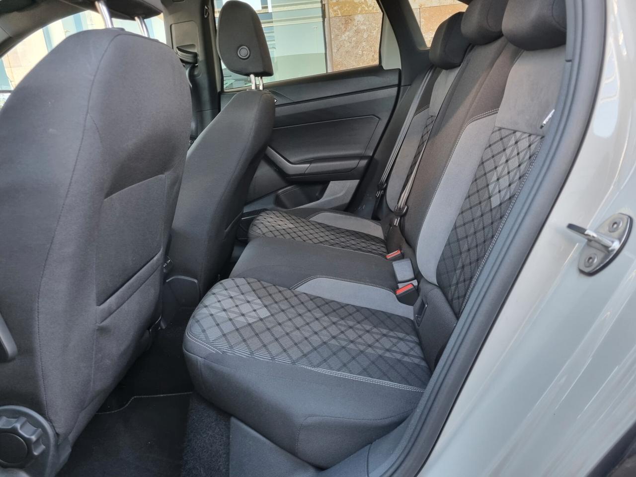 Volkswagen Taigo 1.0 tsi R-Line 110cv dsg