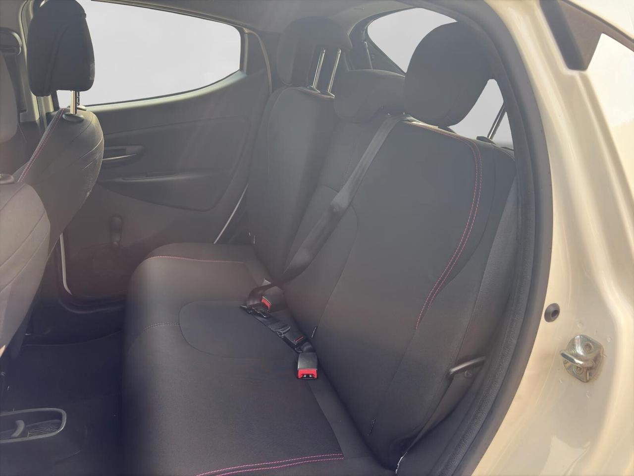 Lancia Ypsilon 1.2 69cv GPL Elefantino Rosa
