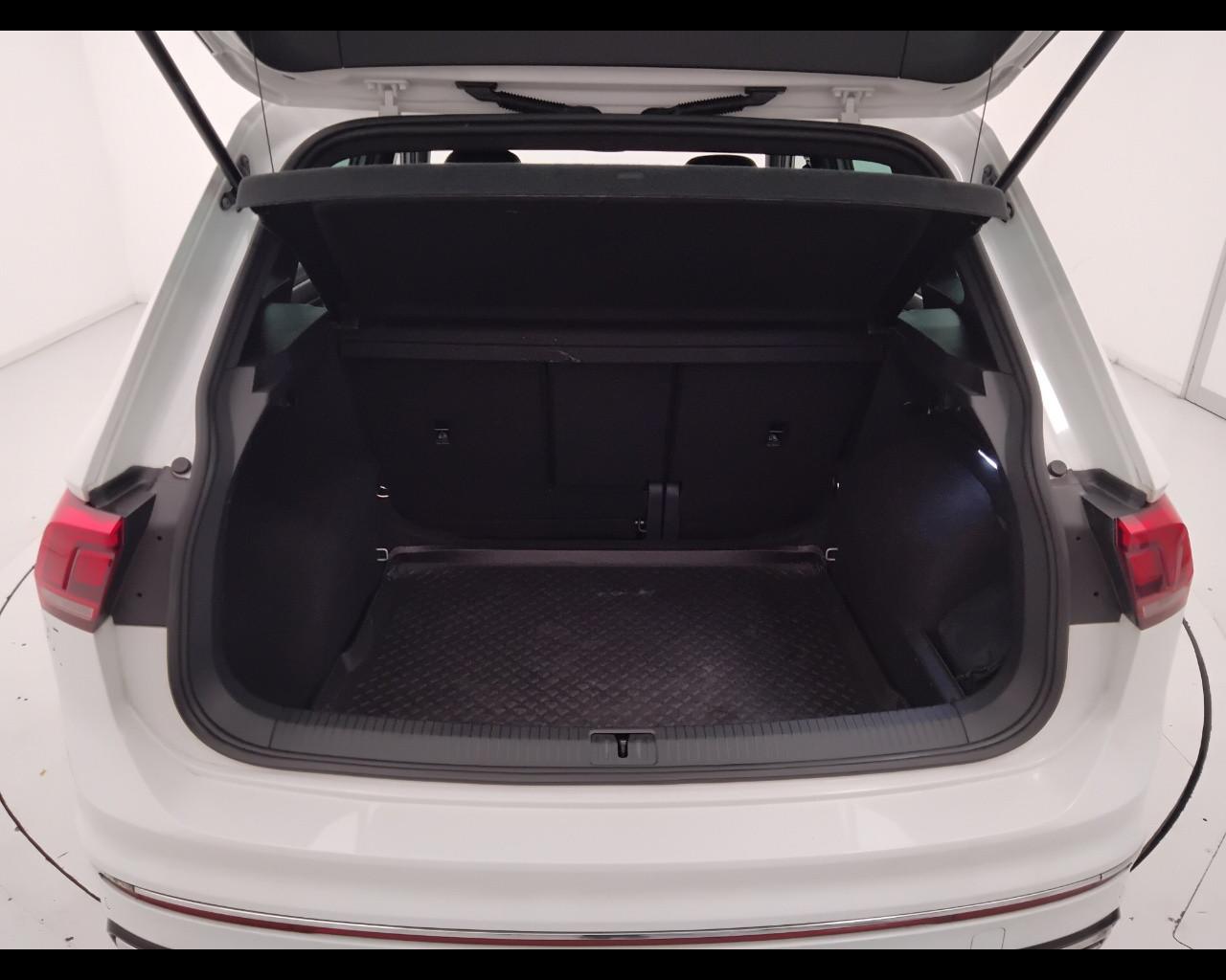 VOLKSWAGEN Tiguan II 2021 - Tiguan 2.0 tdi R-Line 4motion 150cv dsg
