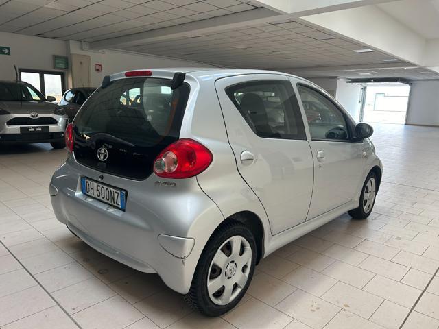 TOYOTA Aygo 1.0 12V VVT-i 5 porte Sol m-mt