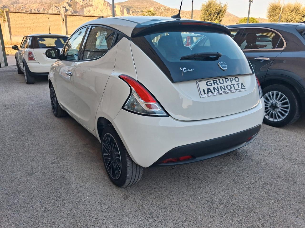 Lancia Ypsilon 1.0 FireFly 5 porte S&S Hybrid