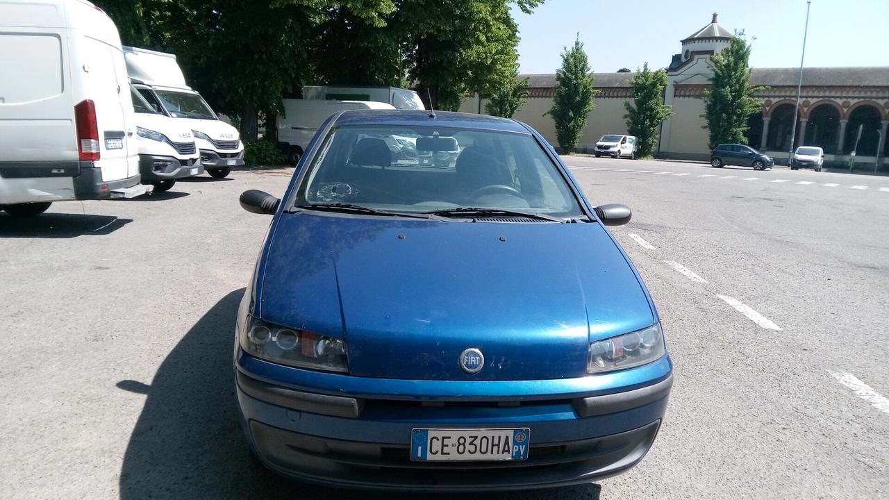 Fiat Punto 1.2i 5 porte clima neopatentati