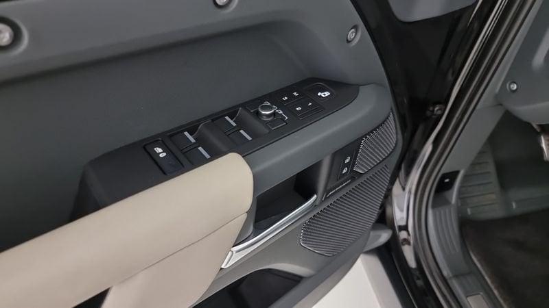 Land Rover Defender 110 3.0D I6 250 CV AWD Auto X-Dynamic SE