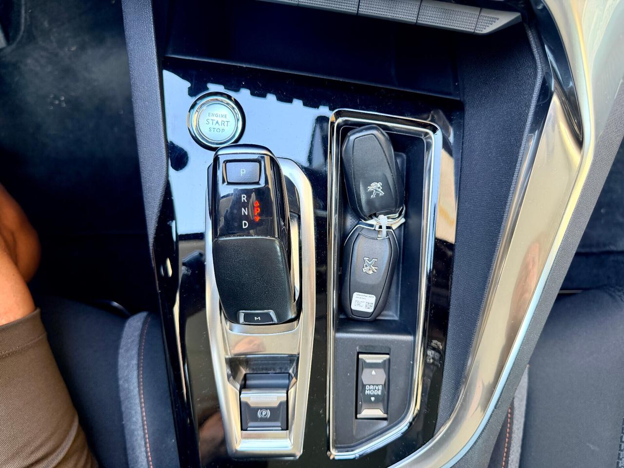 Peugeot 3008 BLUEHDI 130CV EAT8 AUTOMATICA IMPECCABILE FULL