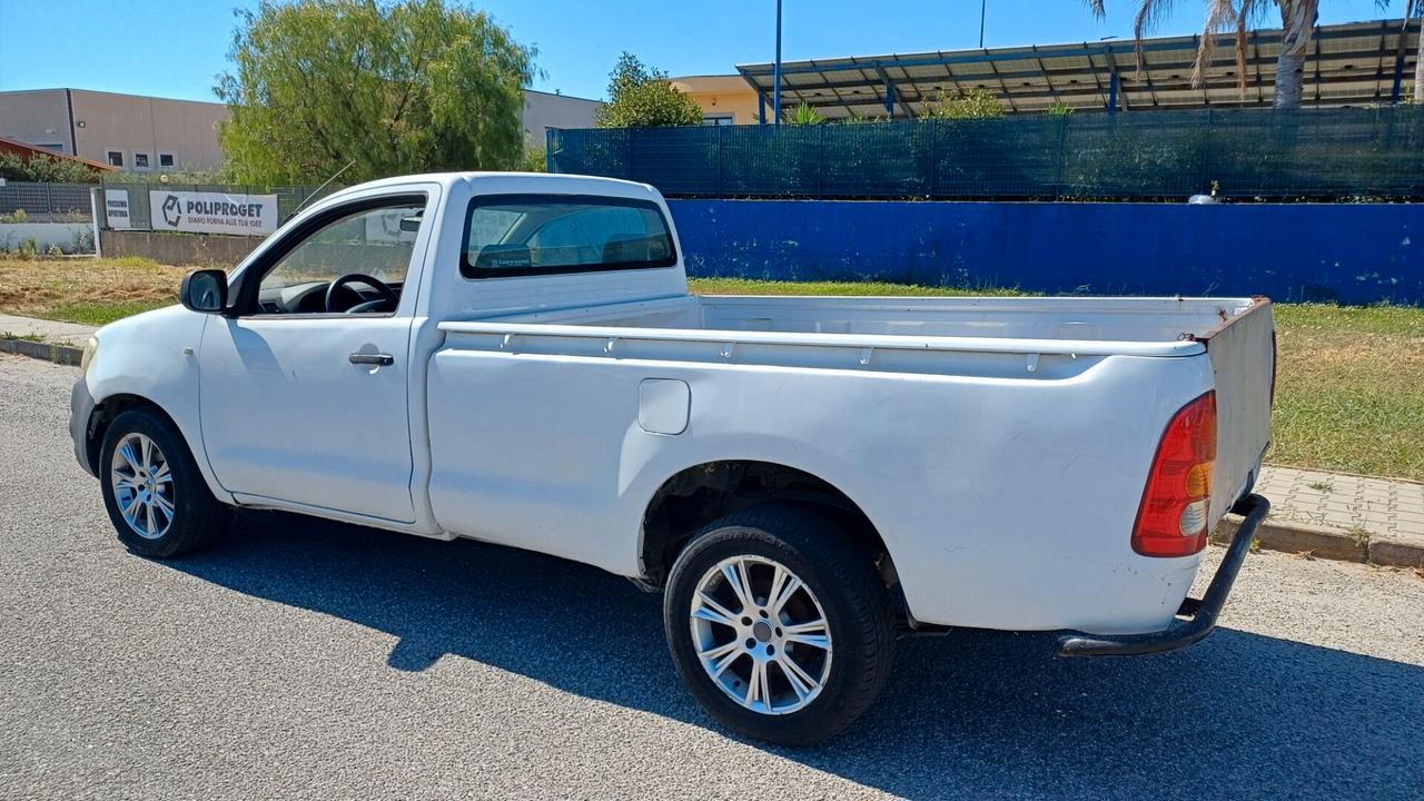 Toyota Hilux 2.5 D-4D 2WD 2p. Pick-up