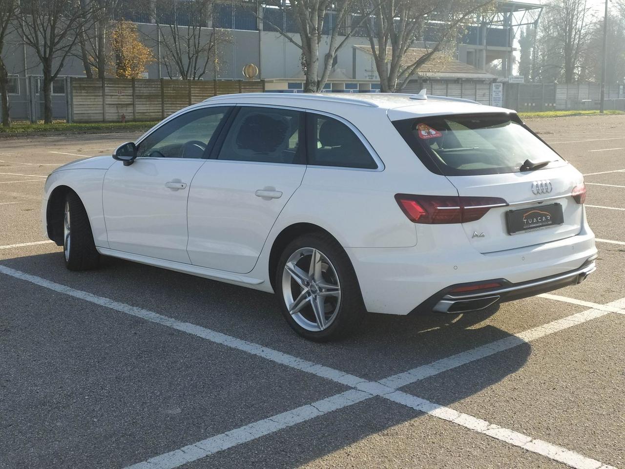 Audi A4 Business Advanced 2.0 35 TDI MHEV #8151