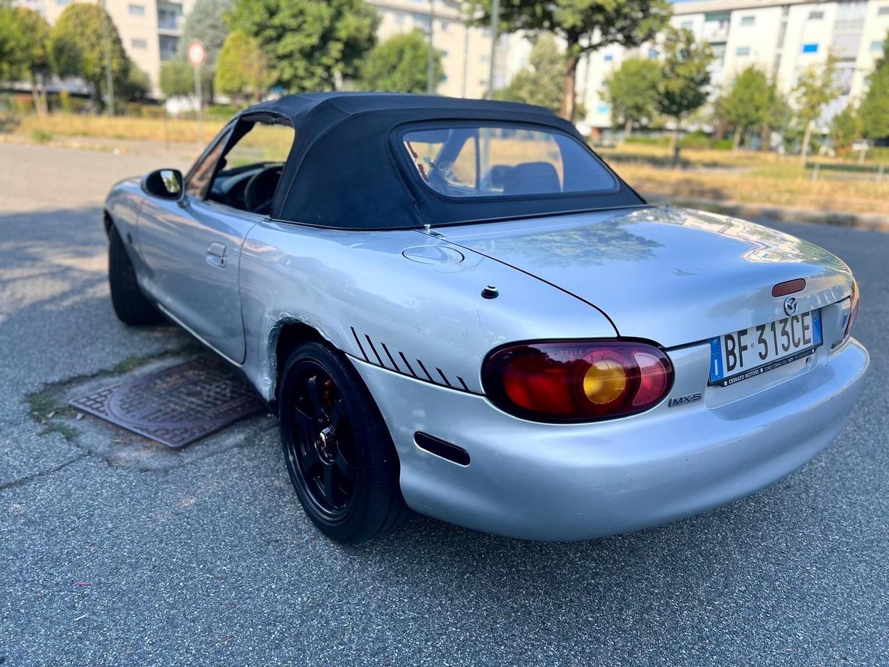 Mazda MX-5 1.6i 16V cat