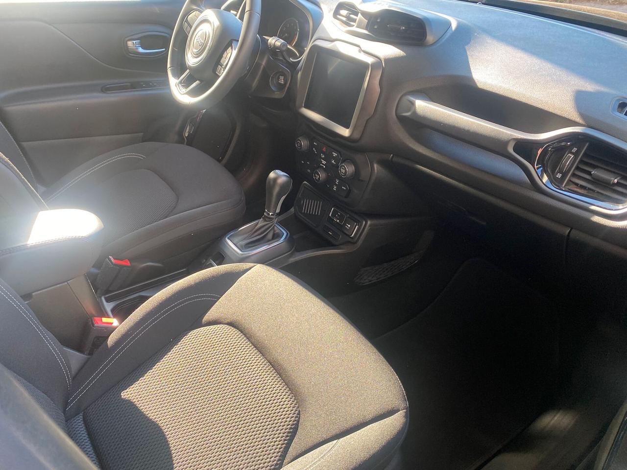 Jeep Renegade 1.3 T4 DDCT 150cv allestimento S total black
