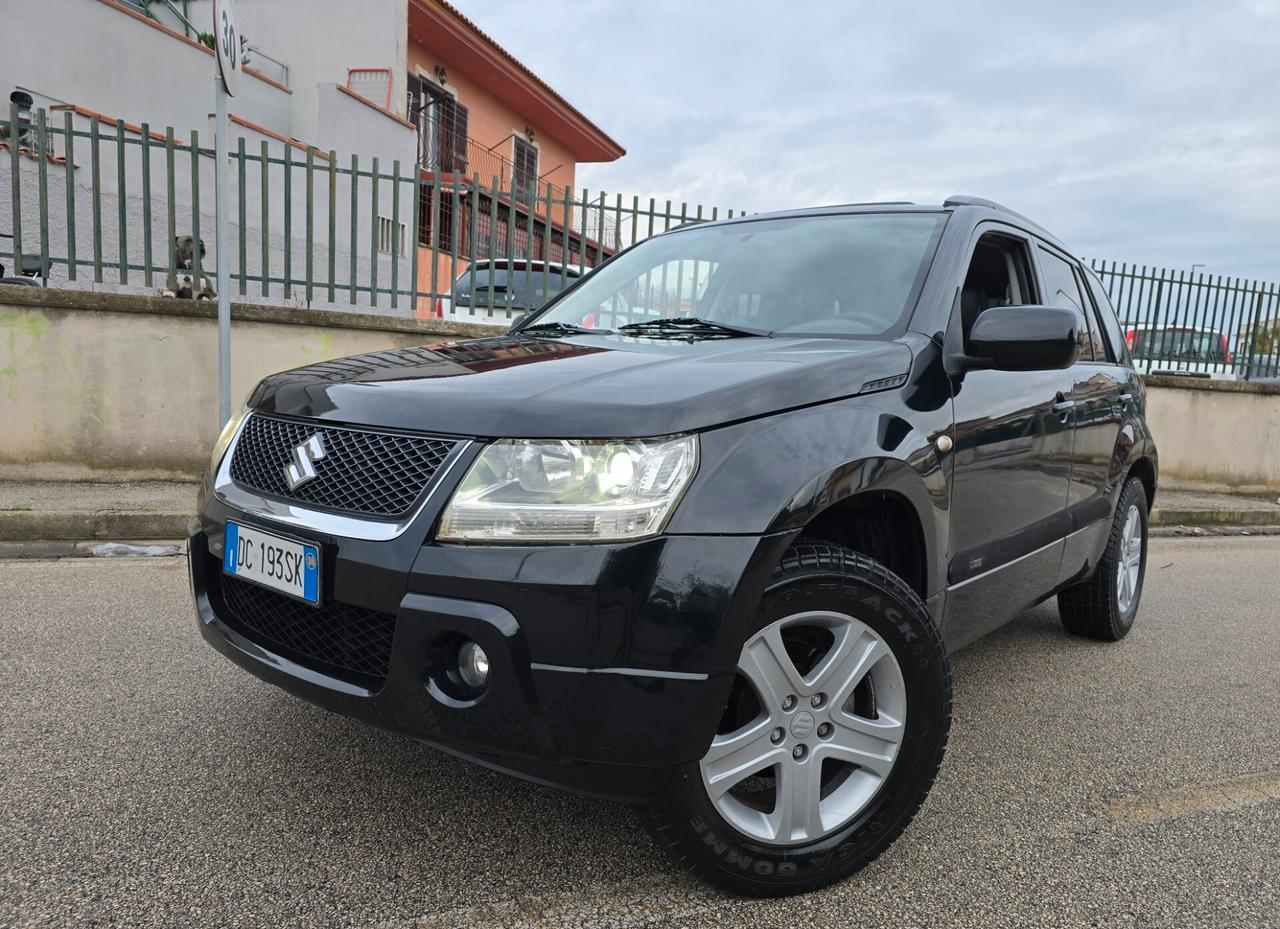 SUZUKY GRAND VITARA 4X4 CON GANCIO TRAINO NUOVA