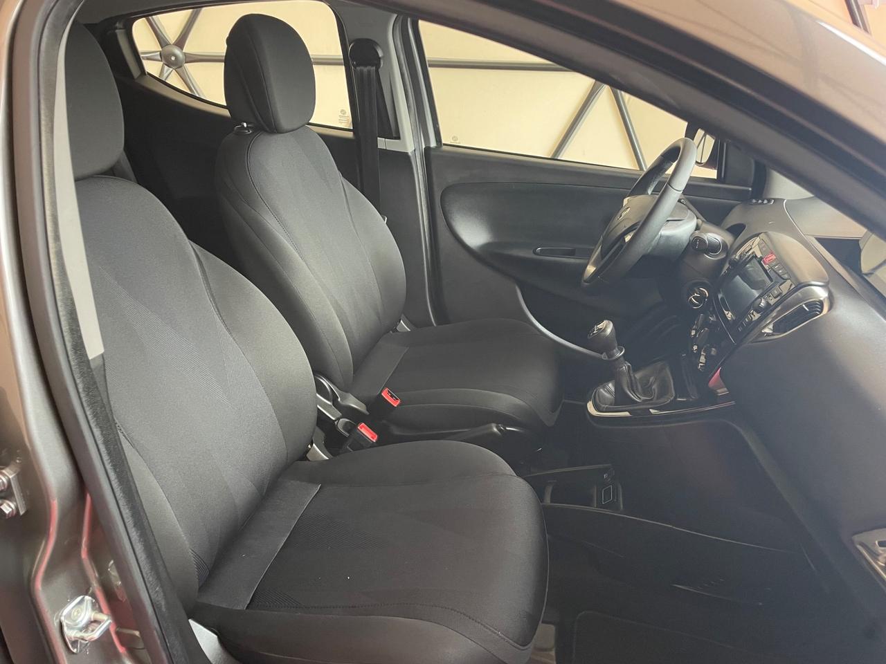 Lancia Ypsilon 0.9 TwinAir 85 CV 5 porte Metano Ecochic Platinum