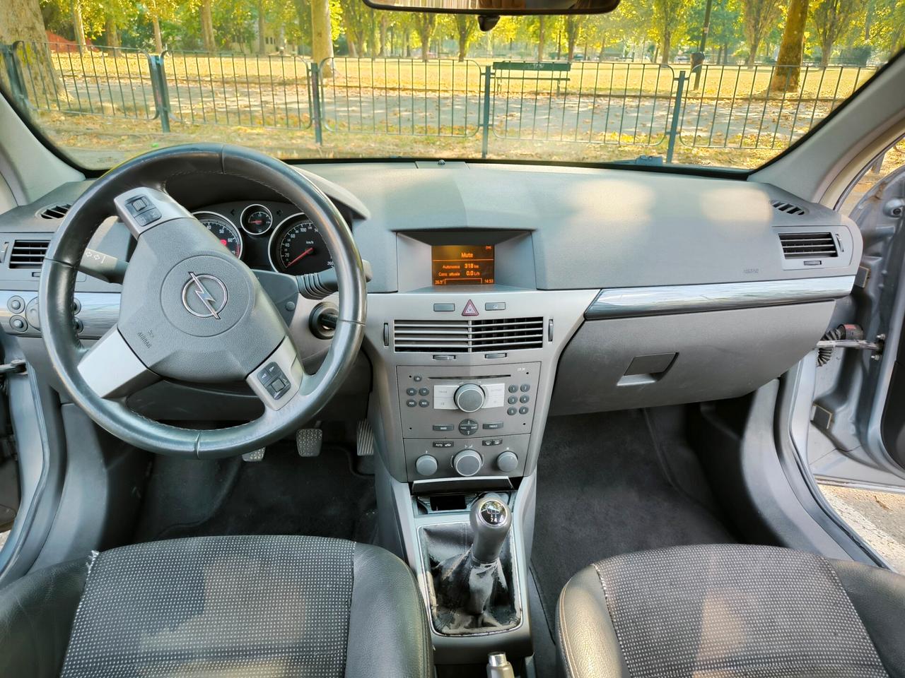 Opel Astra 1.6 16V Twinport 5 porte Cosmo