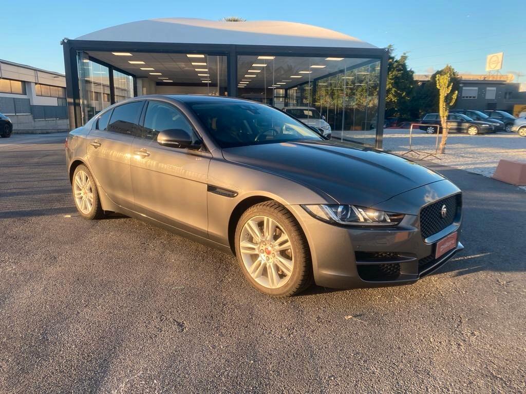 Jaguar XE 2.0 D 180 CV aut. Pure Business Edition