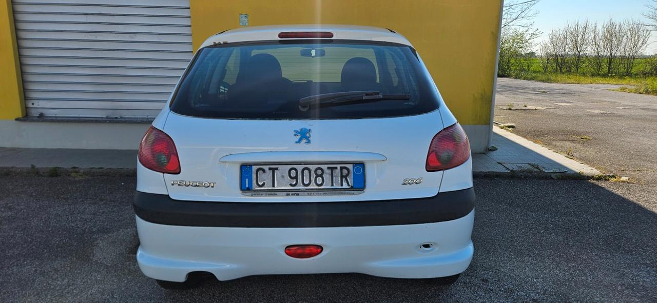Peugeot 206 1.1 3p. XT