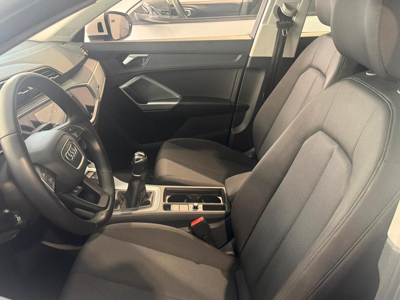 Audi Q3 35 TFSI Business/pari al nuovo/fari Led/cruise control adattivo