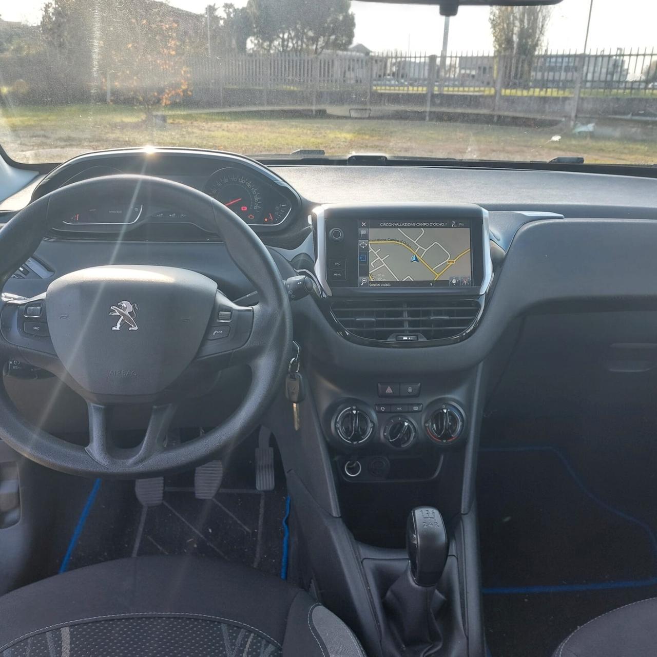 Peugeot 208 1.4 HDi 68 CV 5 porte Allure
