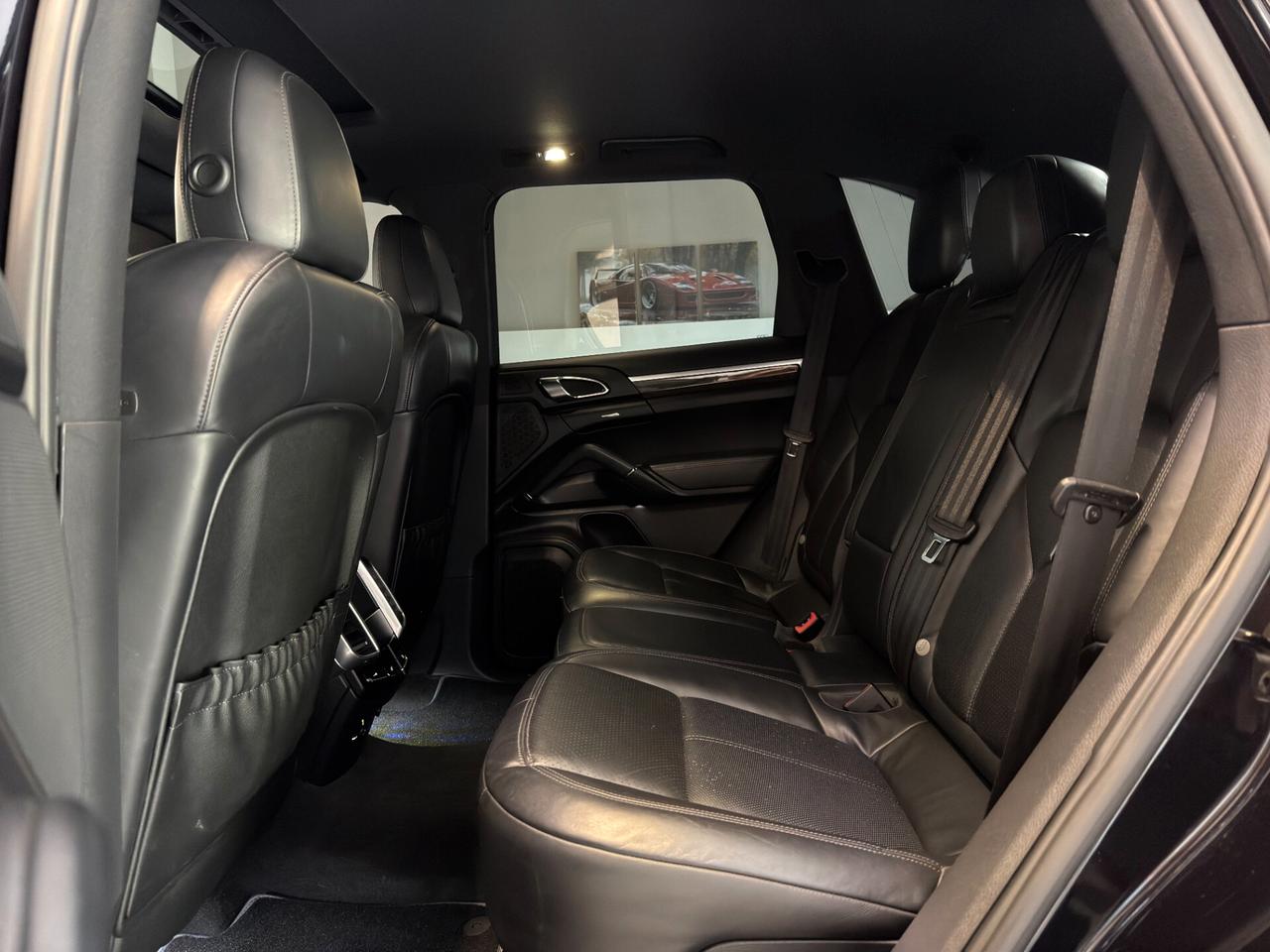 Porsche Cayenne 3.0 V6 240CV TIPTRONIC TETTO FULLOPT APPLECARPLAY