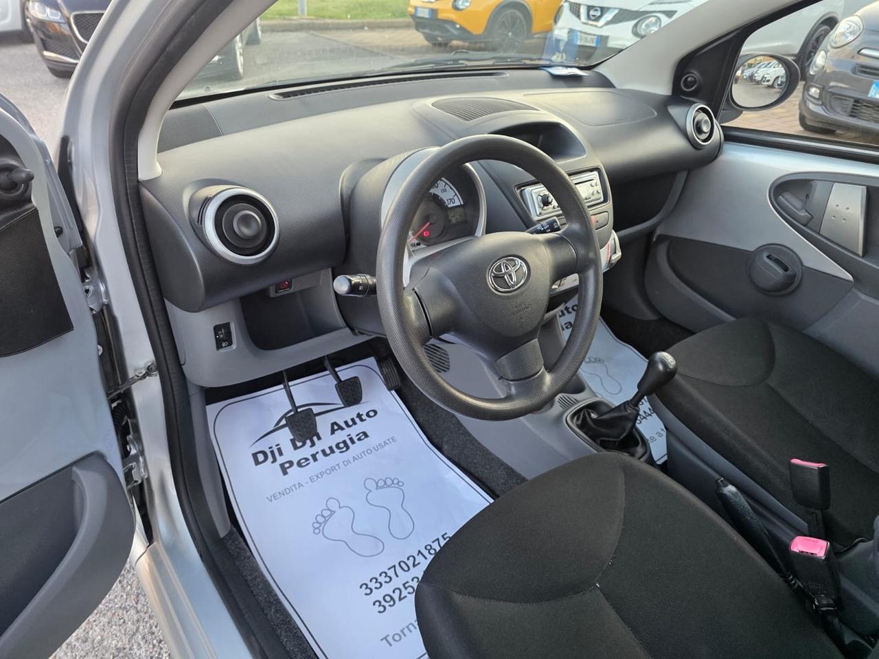 Toyota Aygo 1.0 12V VVT-i 5 porte Sol