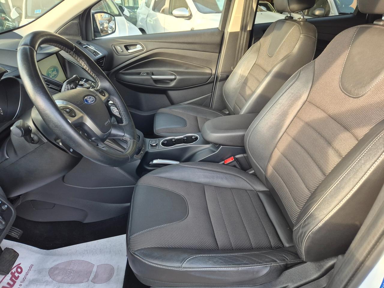 Ford Kuga 2.0 TDCI 150 CV S&S 4WD Powershift Titanium