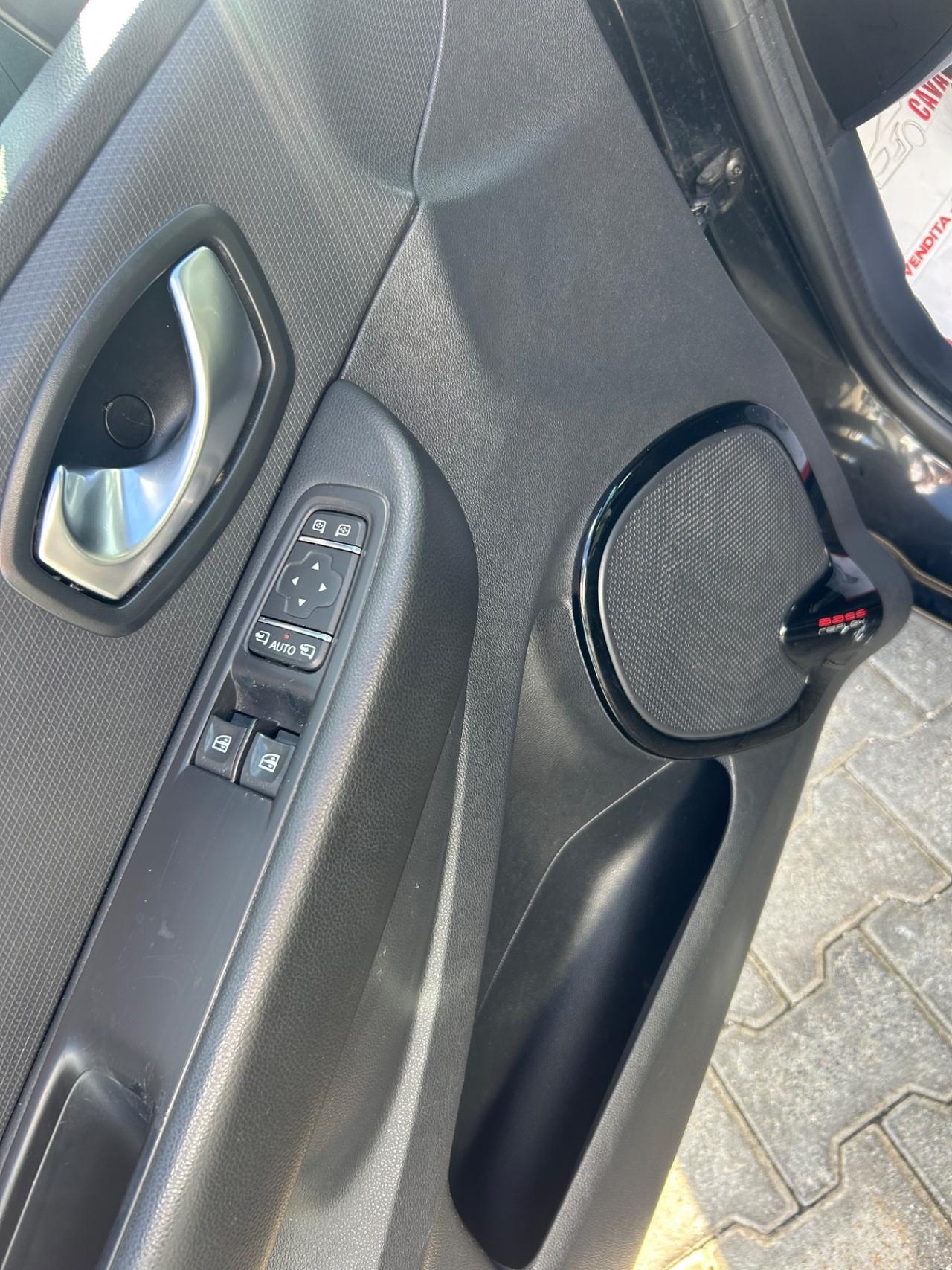 Renault Clio dCi 8V 90CV EDC Start&Stop 5 porte Energy Intens