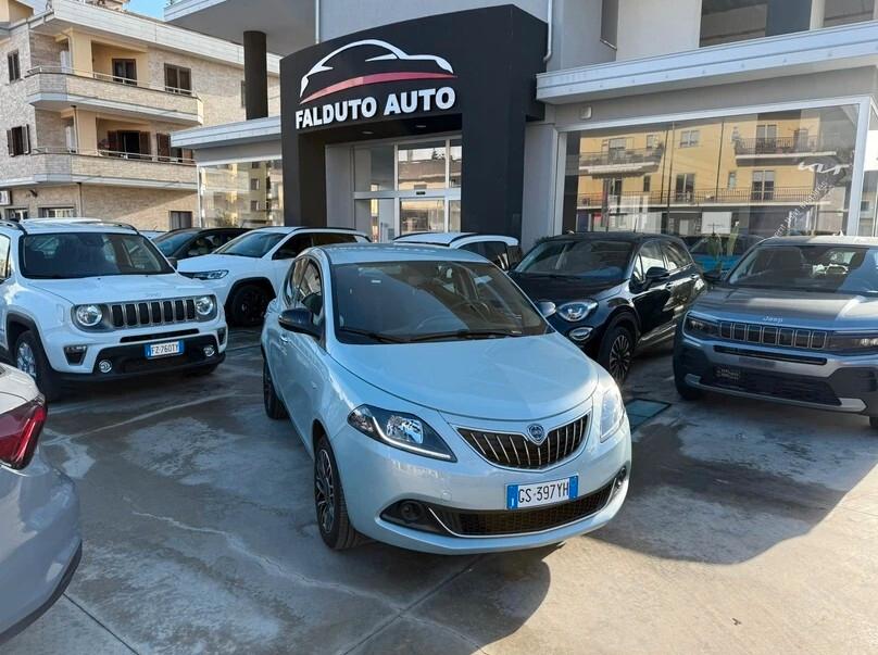 LANCIA YPSILON PLATINO