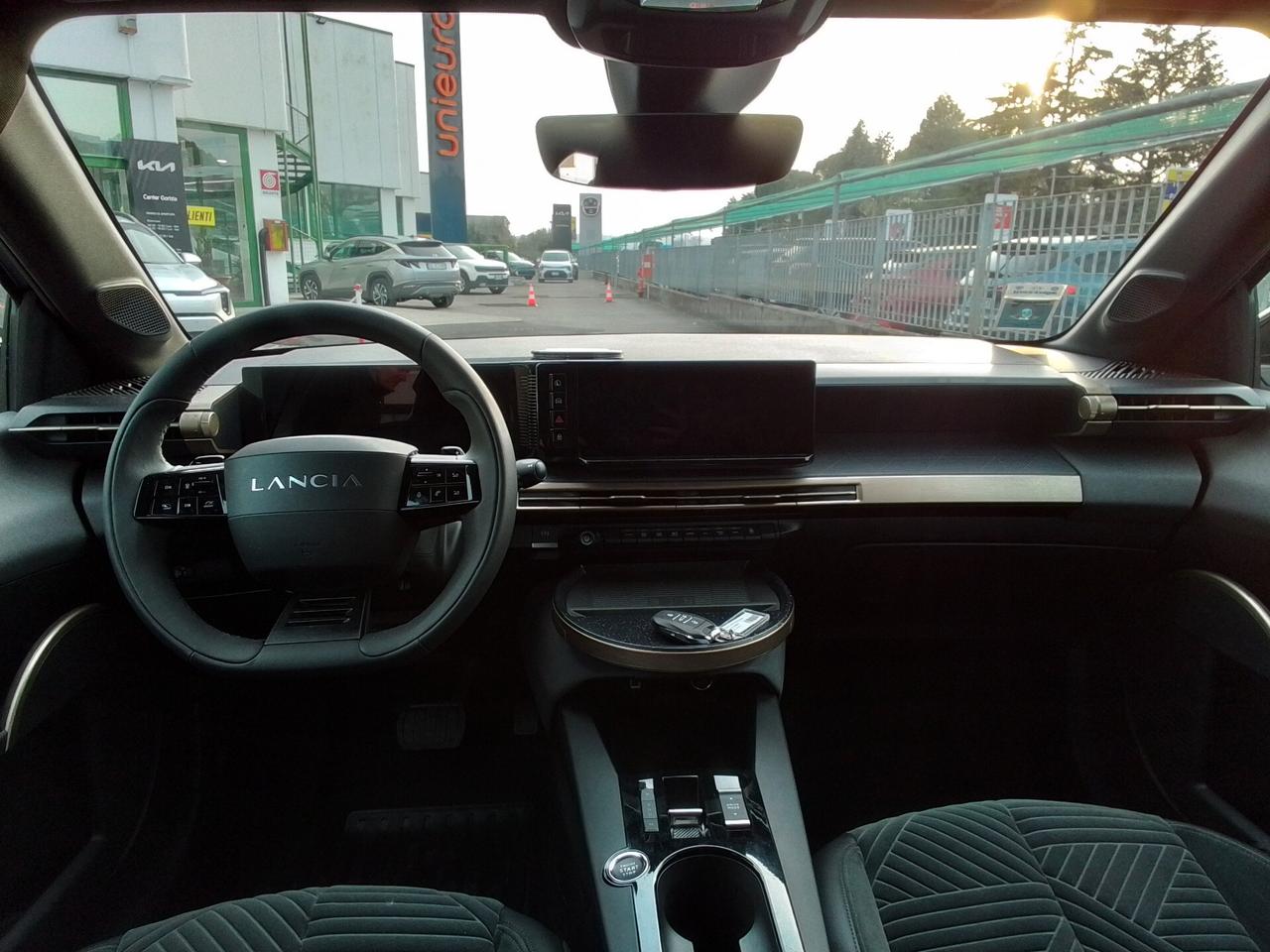 Lancia Ypsilon Hybrid e-DCT LX