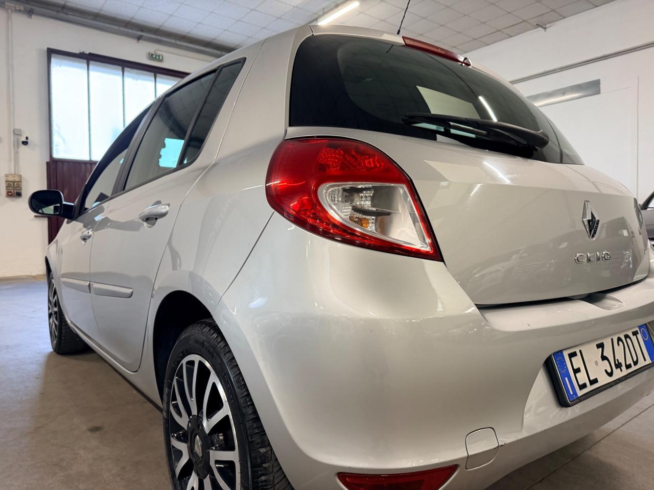 Renault Clio 1.2 16V 5 porte Dynamique