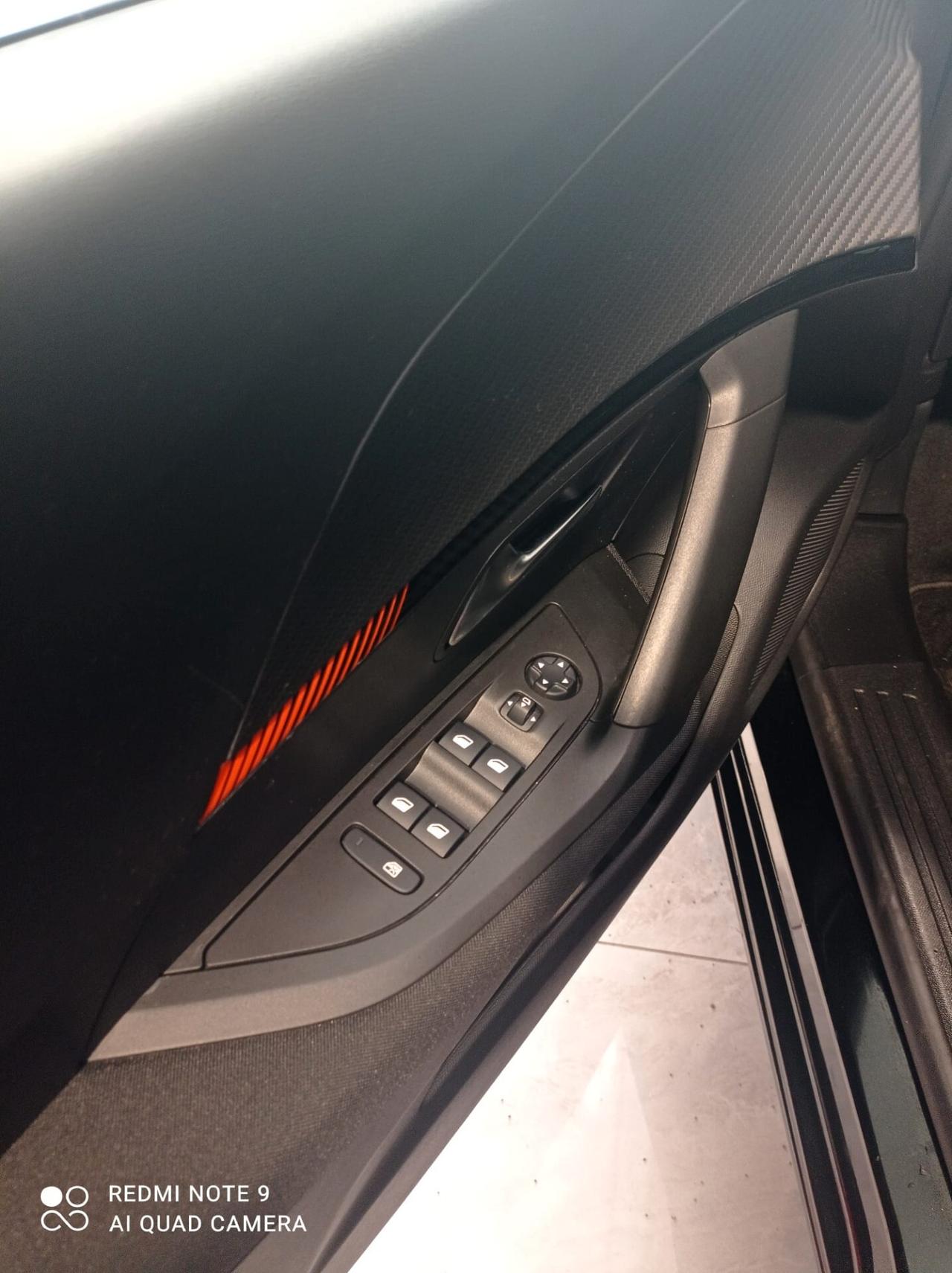 Peugeot 2008 PureTech 100 S&S Active Pack