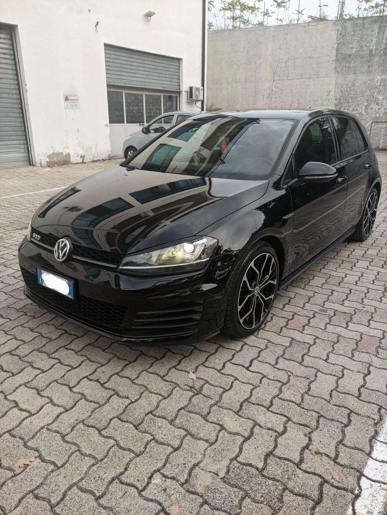 Volkswagen Golf GTD 184 CV DSG