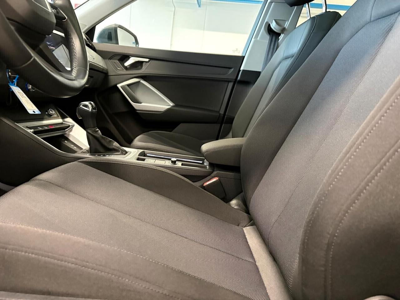 Audi Q3 35 2.0 TDI quattro S tronic 10000 km TETTO