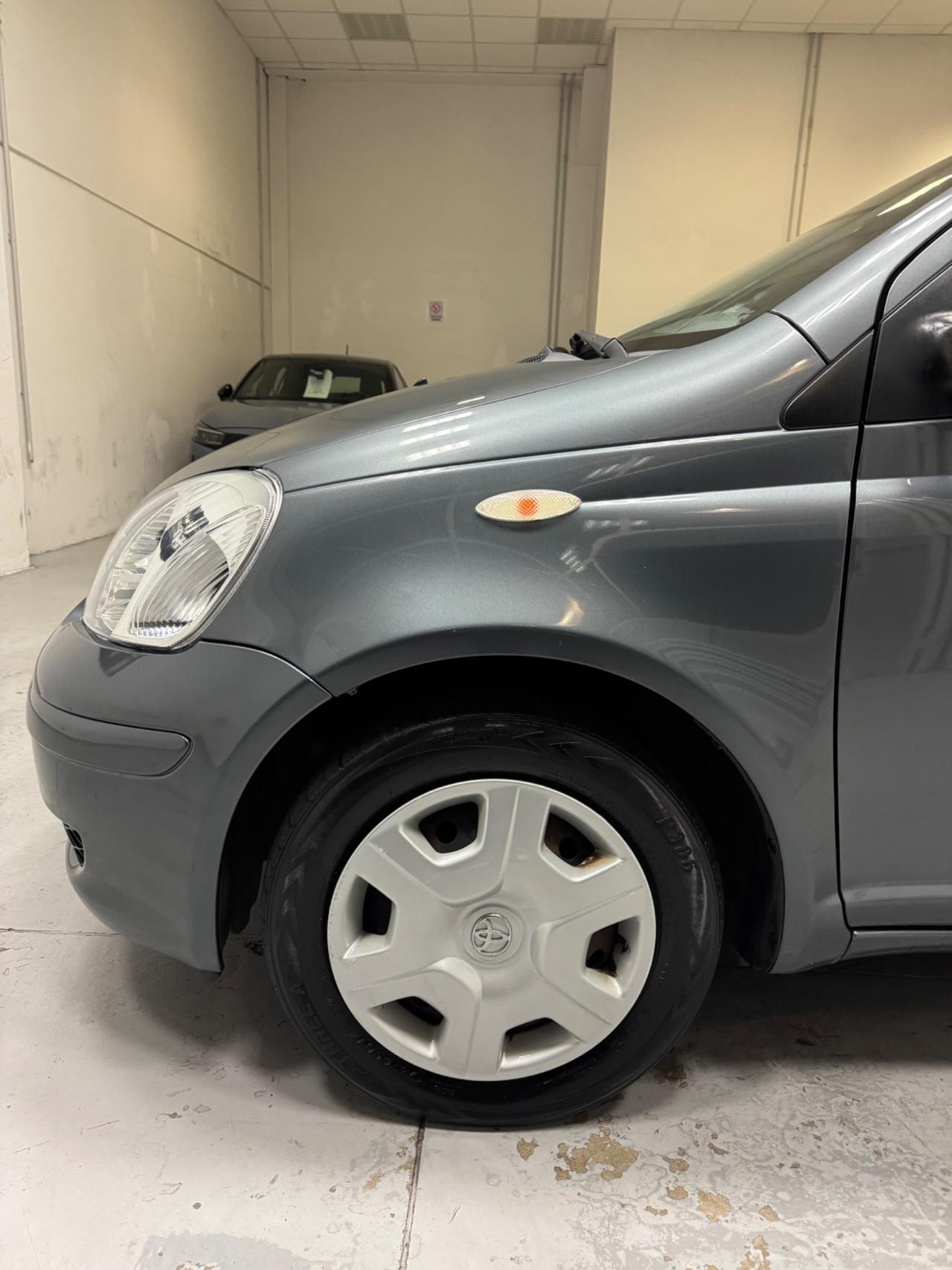 Toyota Yaris 1.0 5 porte Sol