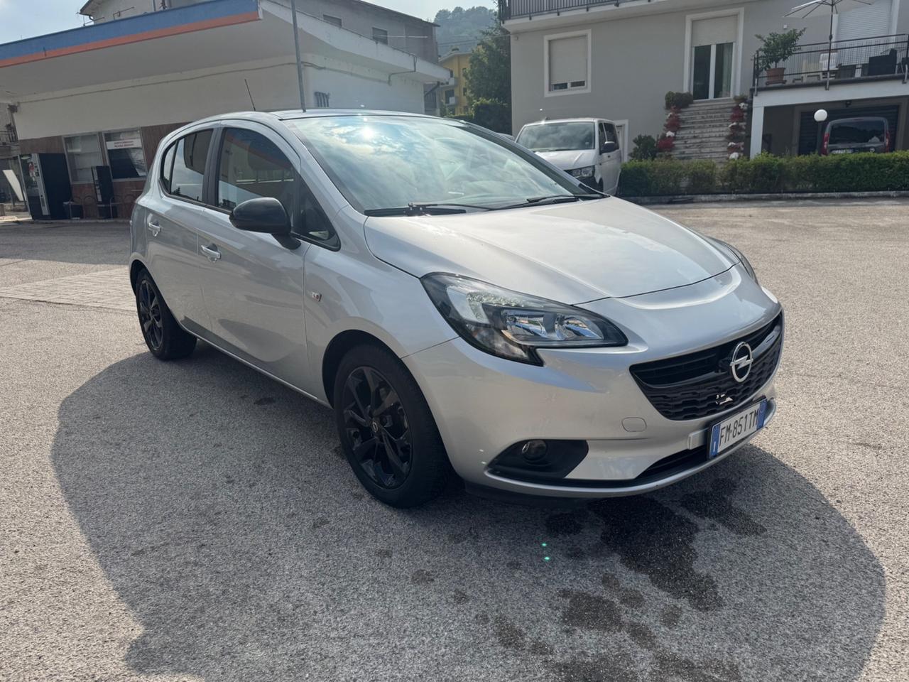 Opel Corsa 1.4 90CV GPL Tech Black Edition