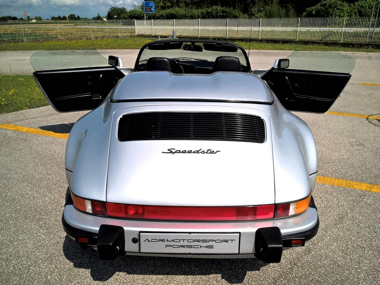 Porsche 911 3.2 Speedster Turbo Look