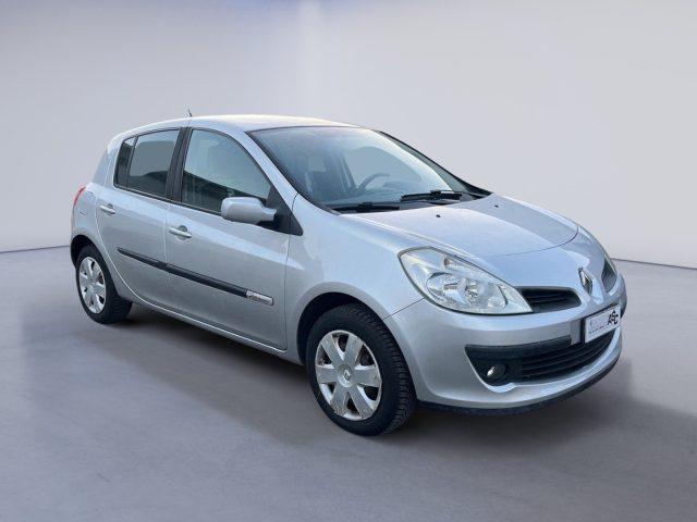 RENAULT Clio 1.2 BENZ 75 CV 16V 5 porte ADATTA NEOPATENTATI