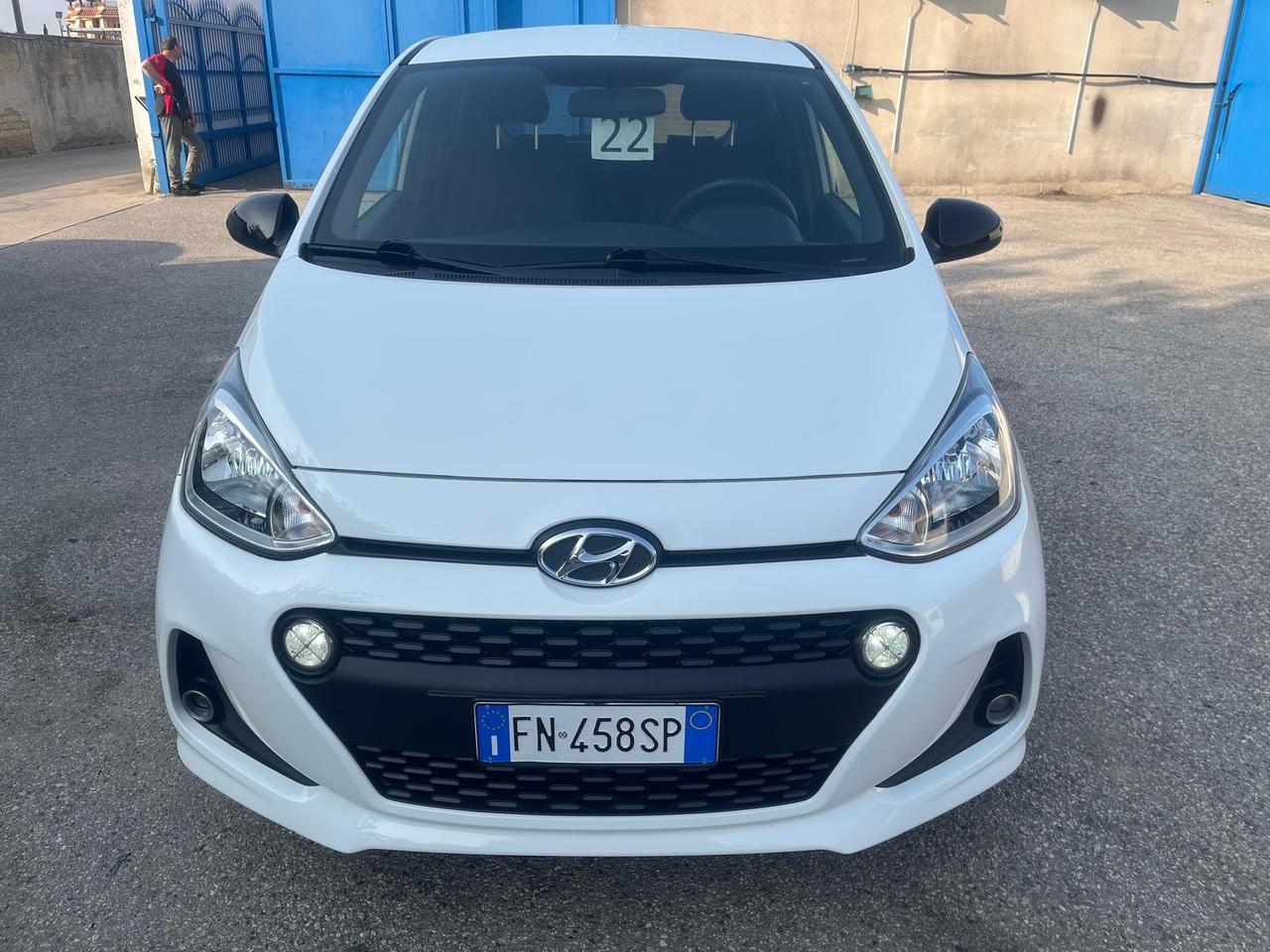 Hyundai i10-1.0 benz/cv 65- full -2018