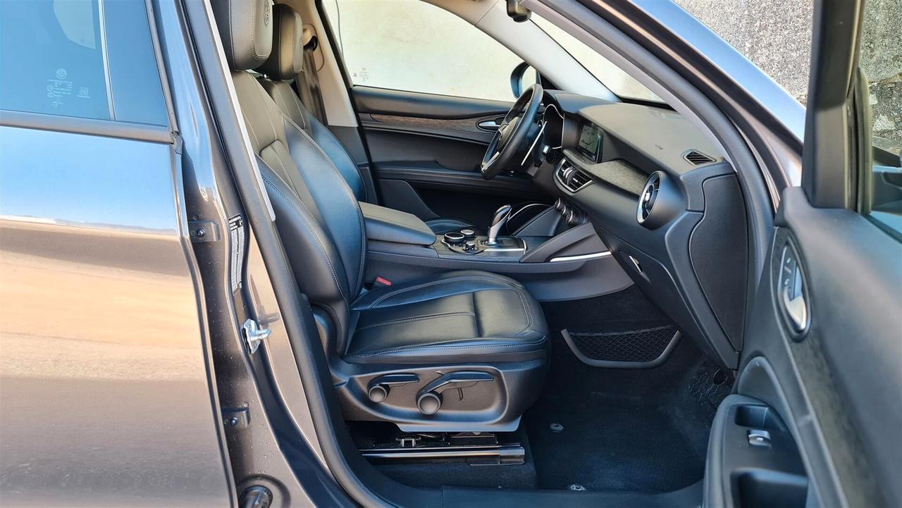 Alfa Romeo Stelvio 2.2 Turbodiesel 210 CV AT8 Q4 Executive