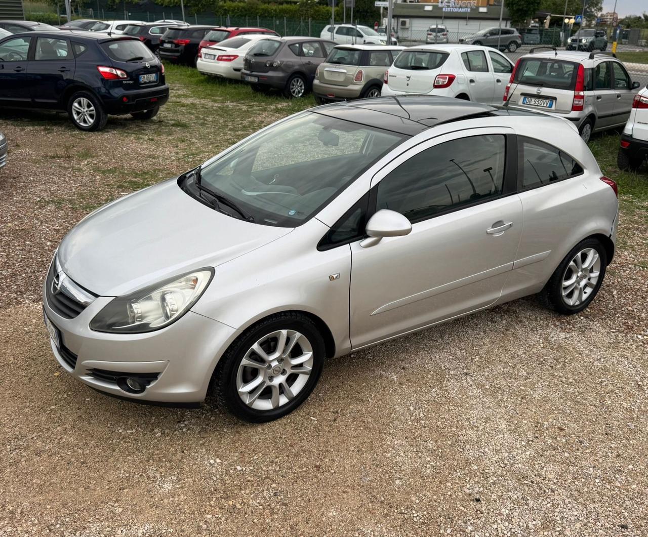 Opel Corsa 1.2 3 porte Sport Neopatentati