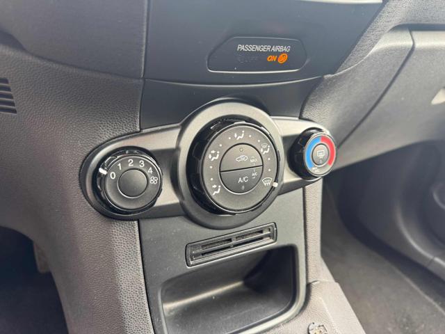 FORD Fiesta 1.0 80CV 5 porte Black & White Edition