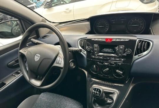 Lancia Ypsilon 1.0 FireFly 5 porte S&S Hybrid Oro Neopatentati