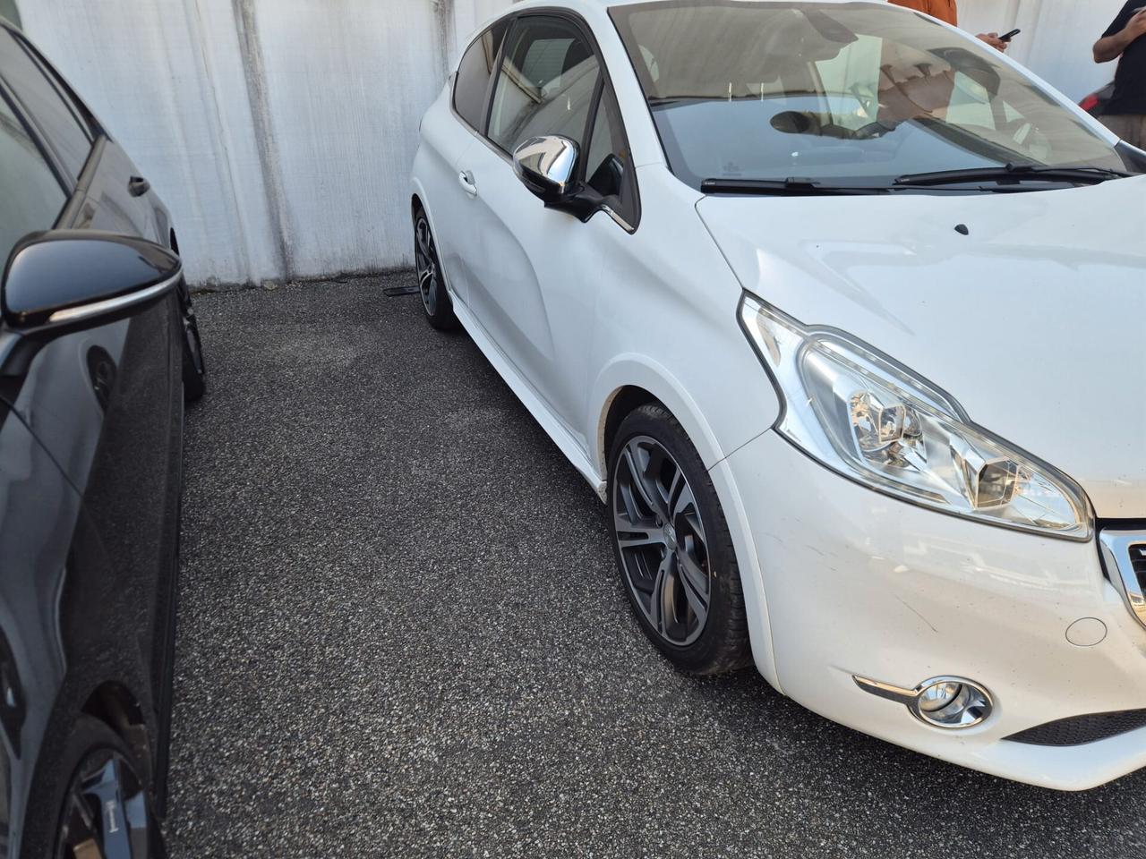 Peugeot 208 1.6 THP 200 CV 3 porte GTi
