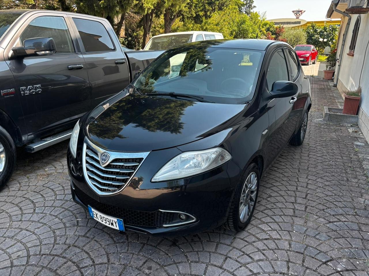 Lancia Ypsilon 1.2 69 CV 5 porte GPL Ecochic Silver IDONEA PER NEOPATENTATI PERMUTABILE