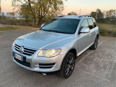 Volkswagen Touareg 3.0/240CV V6 TDI DPF tip. Exclusive